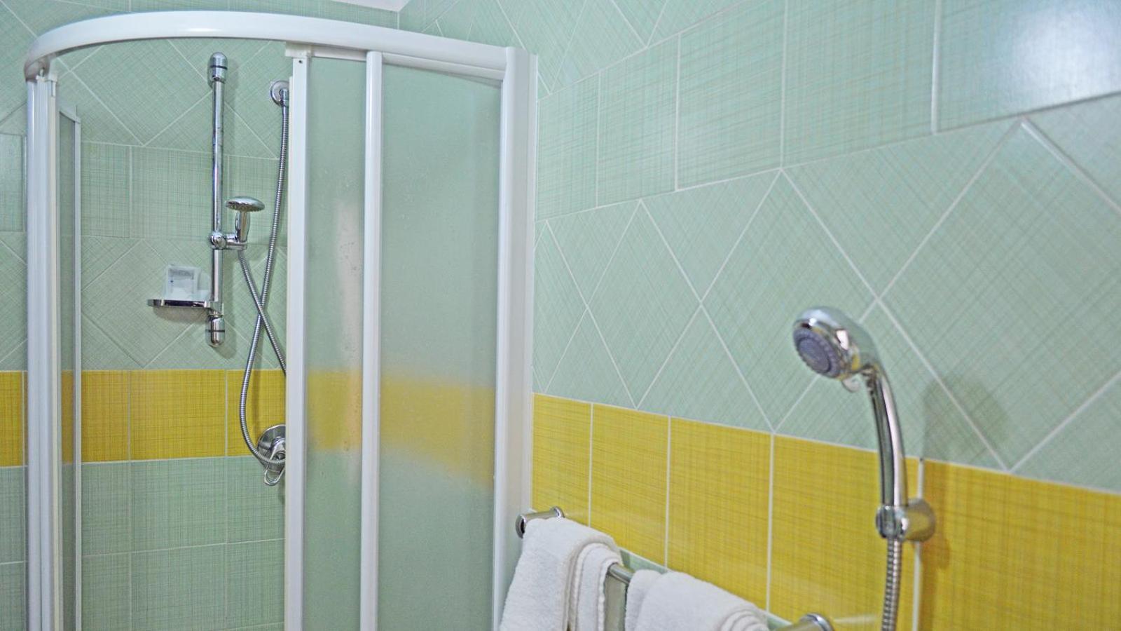 Splash'S Rooms Spadafora Bagian luar foto