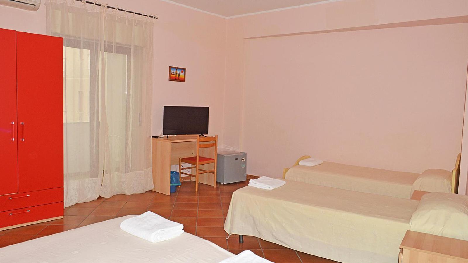 Splash'S Rooms Spadafora Bagian luar foto