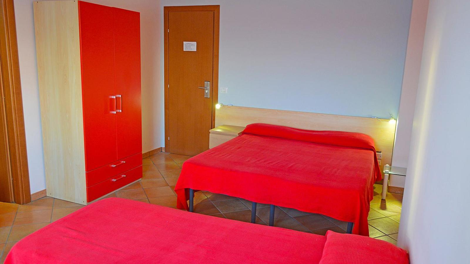 Splash'S Rooms Spadafora Bagian luar foto