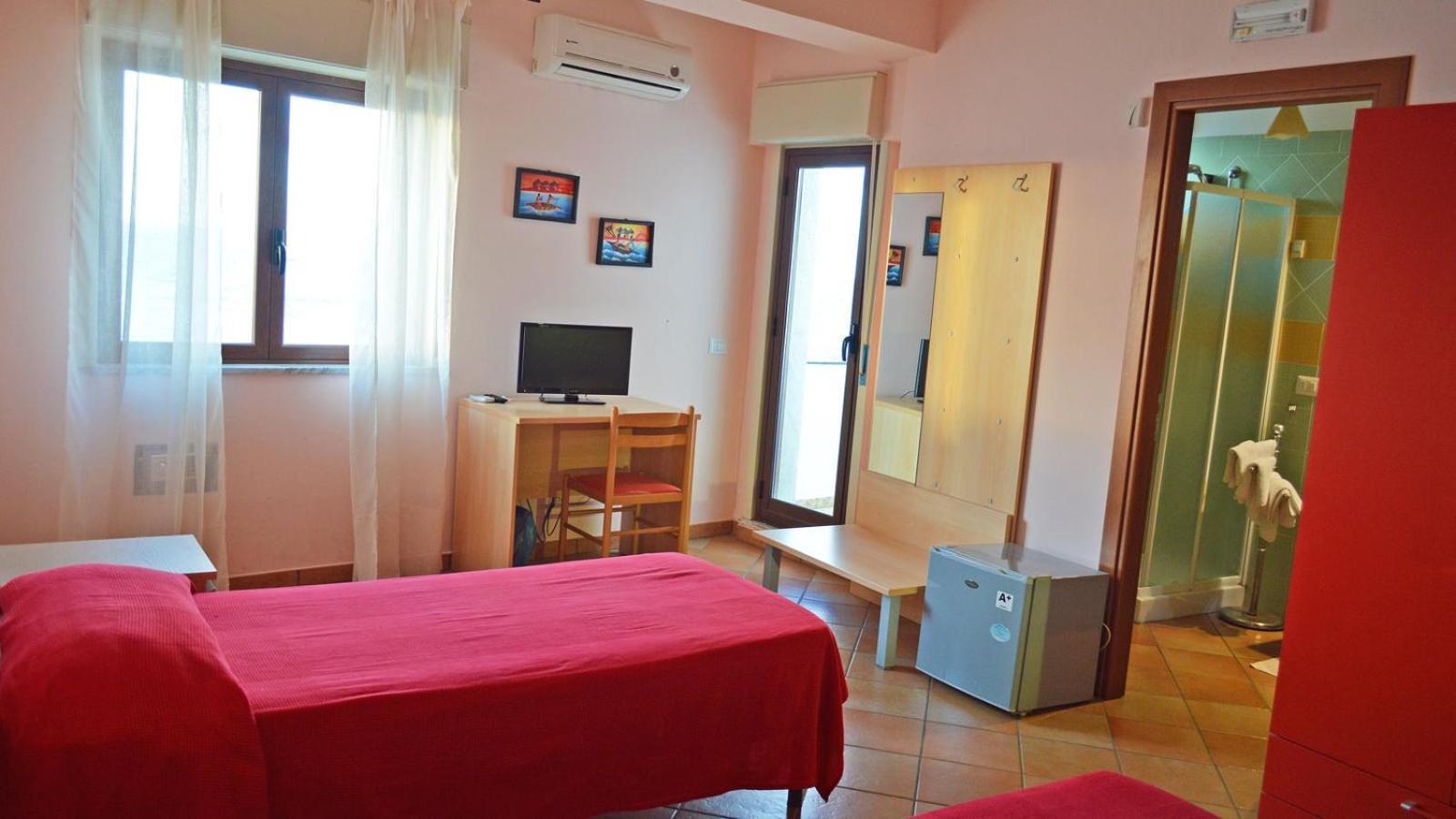 Splash'S Rooms Spadafora Bagian luar foto