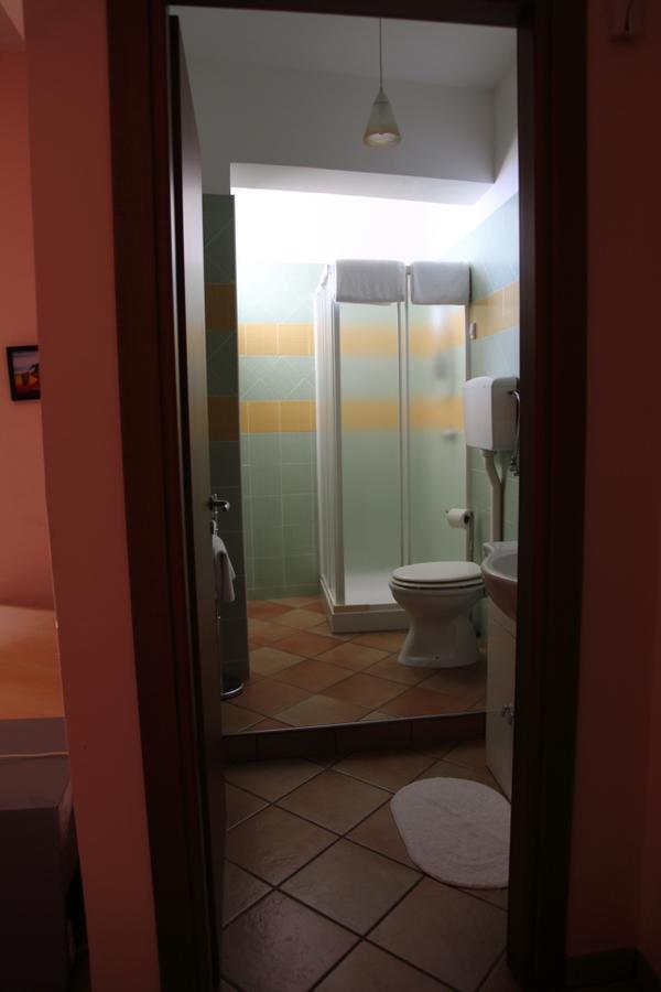 Splash'S Rooms Spadafora Bagian luar foto