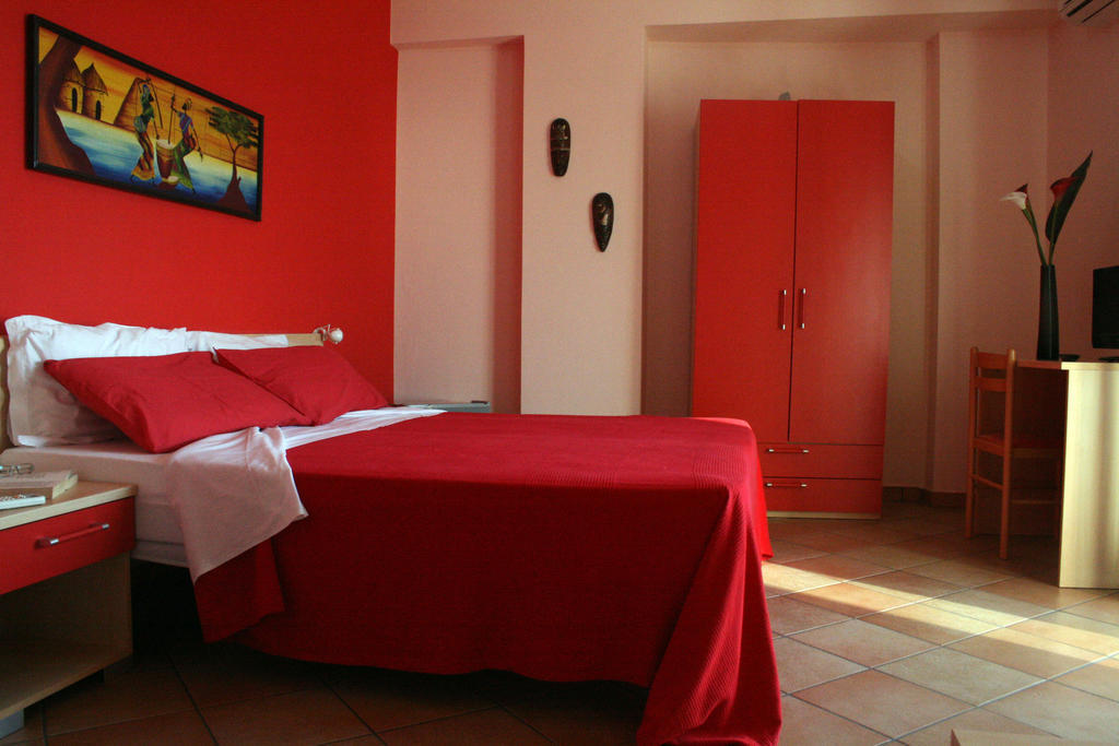 Splash'S Rooms Spadafora Ruang foto