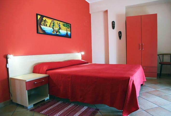 Splash'S Rooms Spadafora Bagian luar foto